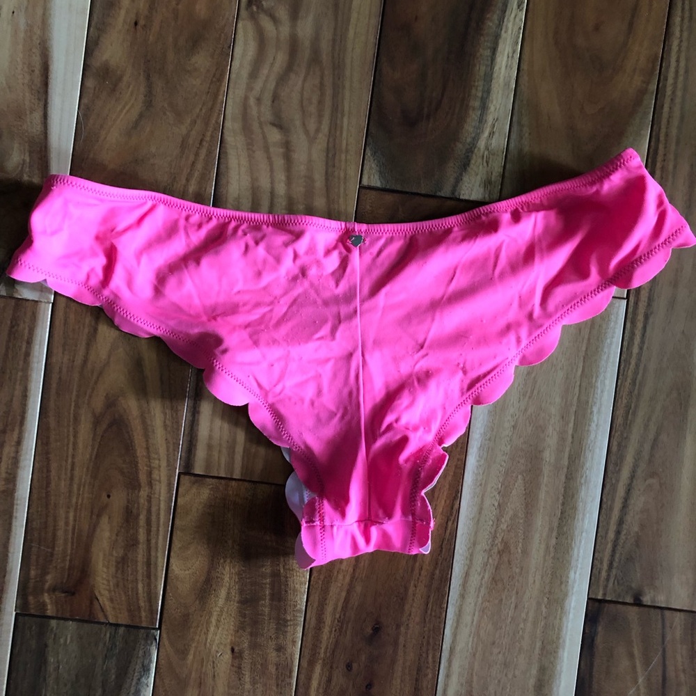 SO CUTE 💖 VS Pink Cheeky Scalloped Bikini Bottom